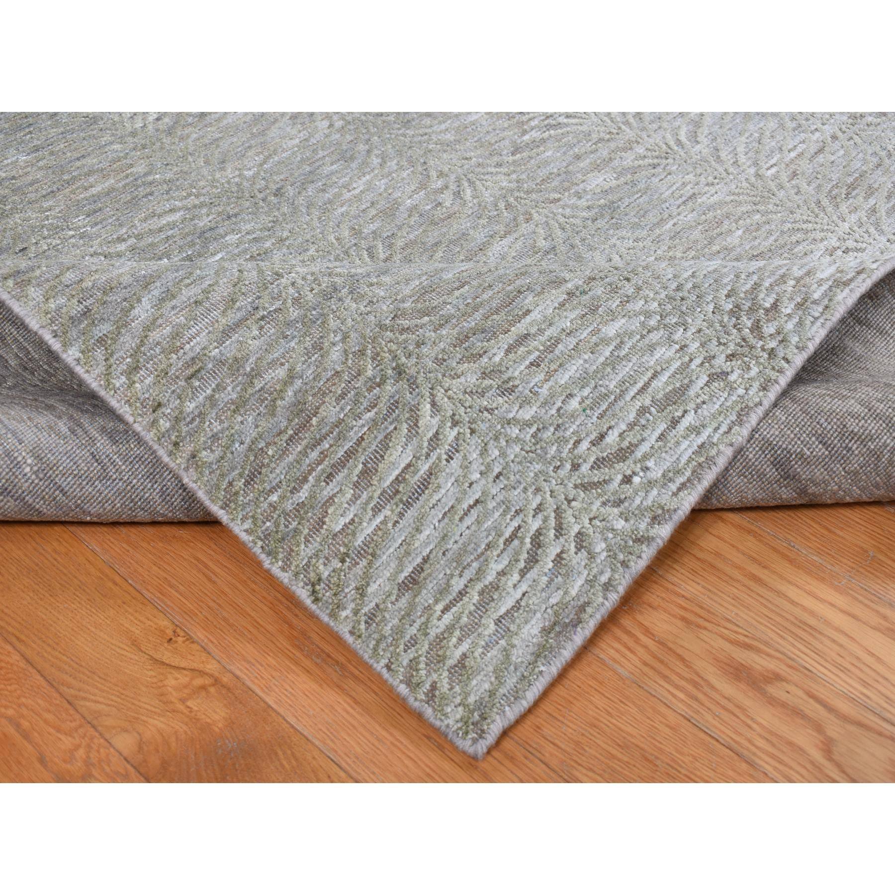 Shahbanu Rugs Olive Green, Tone on Tone Leaf Design, Silk with